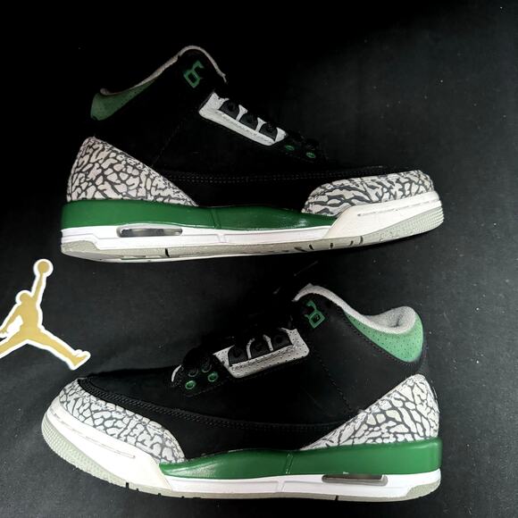 Size 5 - Nike Air Jordan 3 Retro GS Pine Green 2021 Shoes - Picture 3 of 9